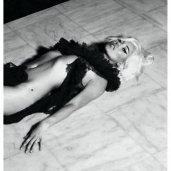 New Mags Kate Moss Bok Black -Miinto Salgsbutikk unnamed file 1934