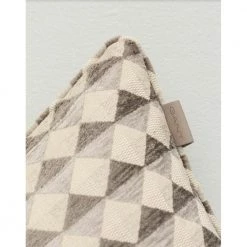 Grå Gant Geometric Cushion 50X50 Puter Gray -Miinto Salgsbutikk unnamed file 2387