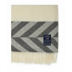 Lexington Herringbone Wool Throw Beige -Miinto Salgsbutikk unnamed file 2395