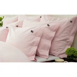 Lexington Pin Point Pillowcase Pink -Miinto Salgsbutikk unnamed file 2745