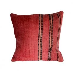 Tirillm Cushion Red -Miinto Salgsbutikk unnamed file 3848